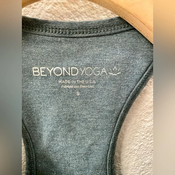 Beyond Yoga Sports Bra - Picture 2 of 3